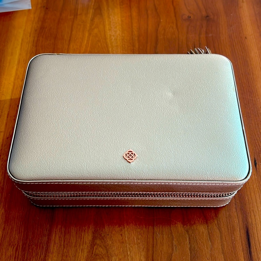 Kendra Scott Jewelry Box
